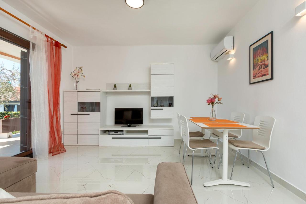 Apartments Marija 821 พูลา ภายนอก รูปภาพ
