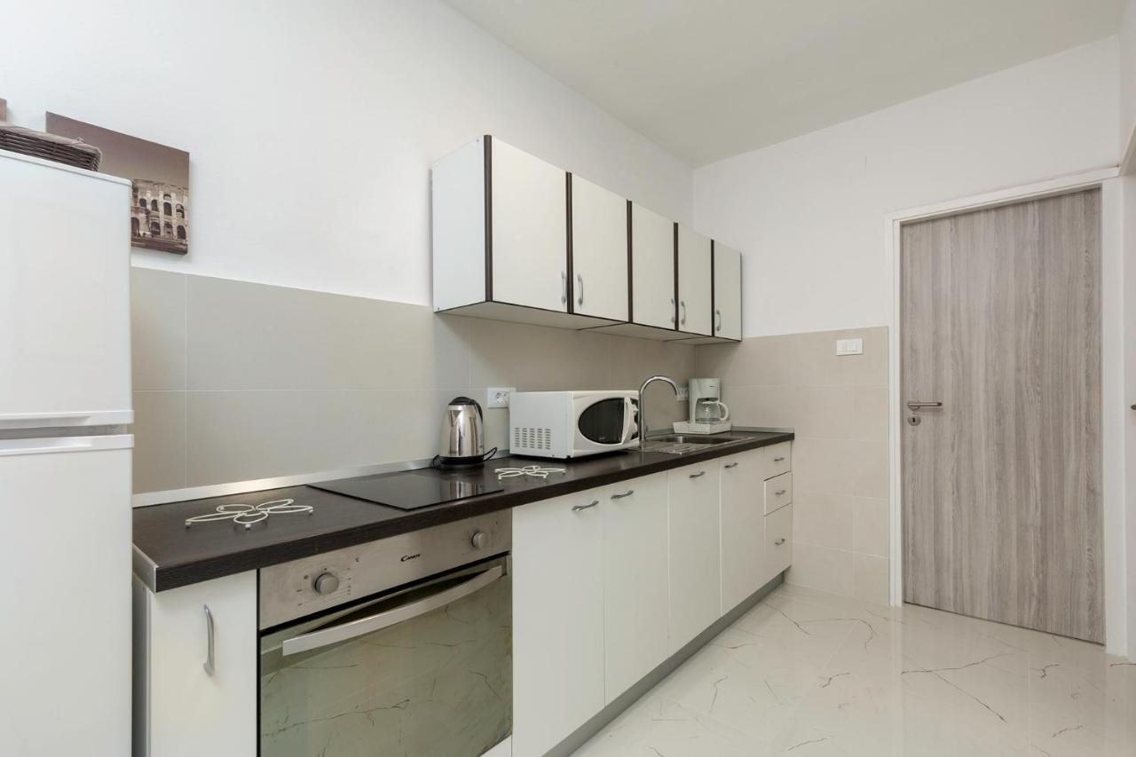 Apartments Marija 821 พูลา ภายนอก รูปภาพ