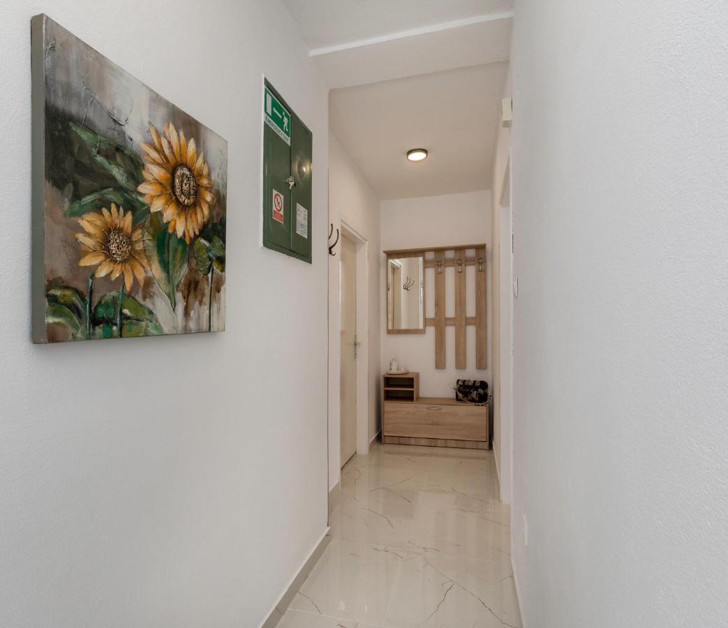 Apartments Marija 821 พูลา ภายนอก รูปภาพ