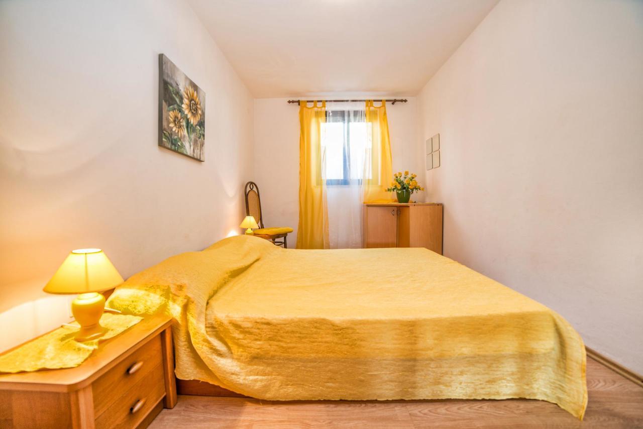 Apartments Marija 821 พูลา ภายนอก รูปภาพ