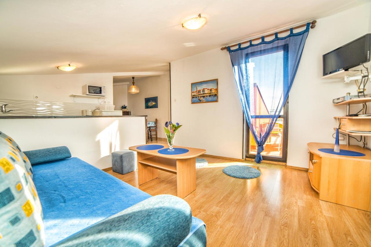 Apartments Marija 821 พูลา ภายนอก รูปภาพ