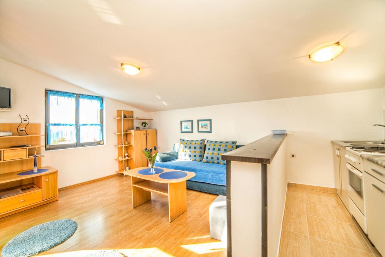Apartments Marija 821 พูลา ภายนอก รูปภาพ