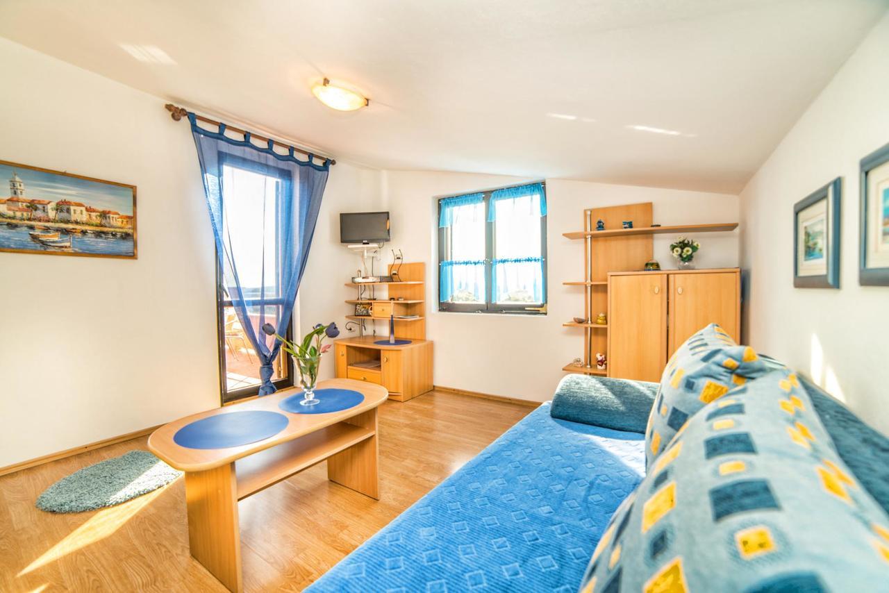 Apartments Marija 821 พูลา ภายนอก รูปภาพ