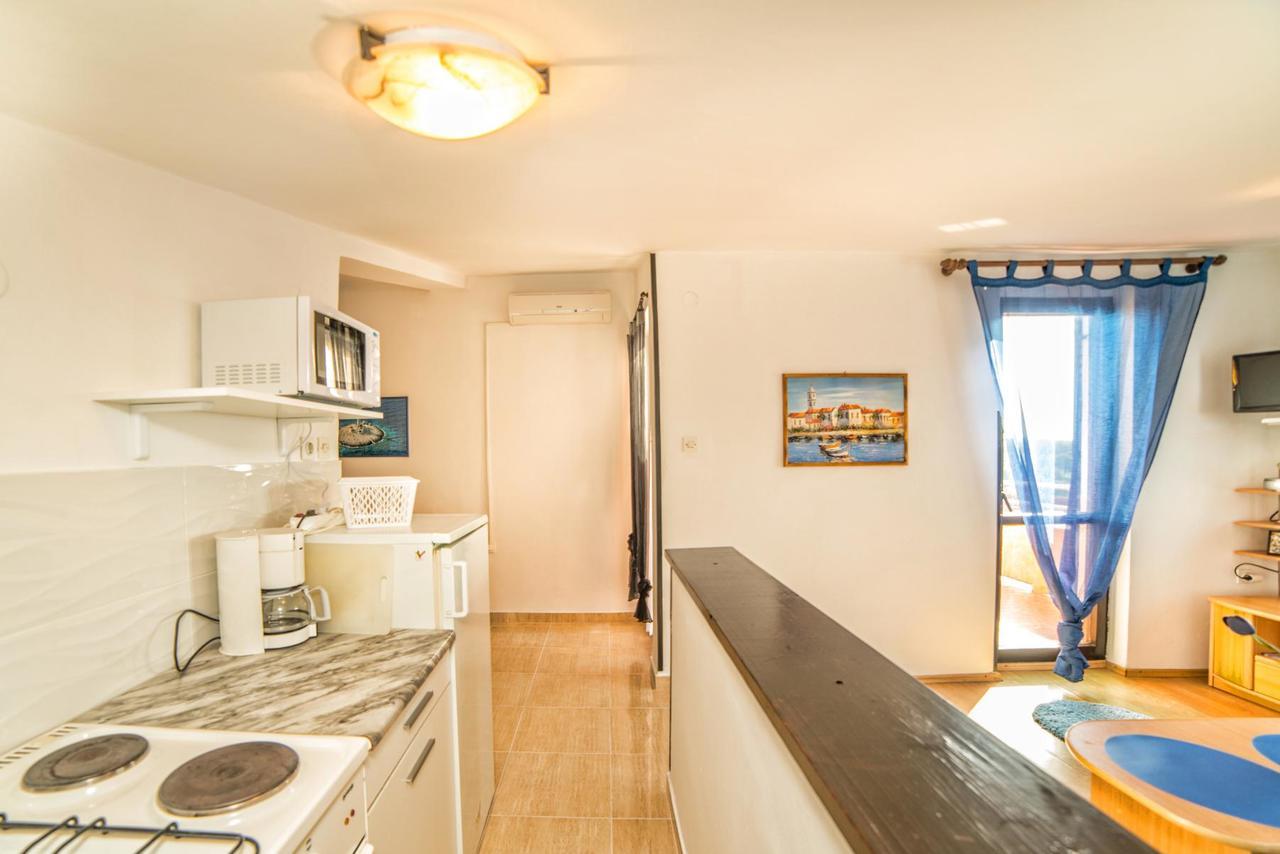 Apartments Marija 821 พูลา ภายนอก รูปภาพ